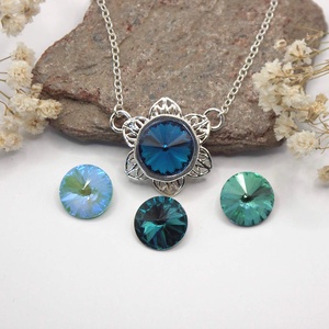 Swarovski kristályos nyaklánc, egyedi készítésú, virág formájú medállal, választható színű kristállyal - ékszer - nyaklánc - medálos nyaklánc - Meska.hu