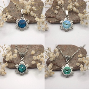 Swarovski kristályos nyaklánc, egyedi készítésú, virág formájú medállal, választható színű kristállyal - ékszer - nyaklánc - medálos nyaklánc - Meska.hu