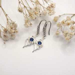 Sötétkék Swarovski kristályos, egyedi készítésú, angyalszárny formájú fülbevaló - Kékség, Ékszer, Fülbevaló, Lógó fülbevaló, Ékszerkészítés, MESKA