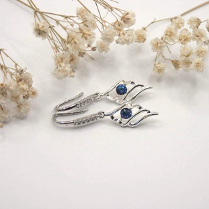 Sötétkék Swarovski kristályos, egyedi készítésú, angyalszárny formájú fülbevaló - Kékség - ékszer - fülbevaló - lógó fülbevaló - Meska.hu