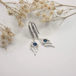 Sötétkék Swarovski kristályos, egyedi készítésú, angyalszárny formájú fülbevaló - Kékség - ékszer - fülbevaló - lógó fülbevaló - Meska.hu