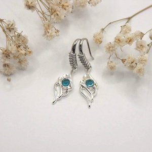 Tengerkék Swarovski kristályos, egyedi készítésú, angyalszárny formájú fülbevaló - Adria, Ékszer, Fülbevaló, Lógó fülbevaló, Ékszerkészítés, MESKA