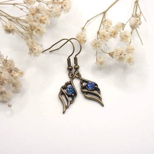 Sötétkék Swarovski kristályos, egyedi készítésú, angyalszárny formájú fülbevaló - Írisz, Ékszer, Fülbevaló, Lógó fülbevaló, Ékszerkészítés, MESKA