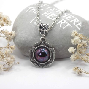 Sötétlila, foltos cseh üvegkabosonnal díszített antik ezüst medál láncon - Neptunusz - ékszer - nyaklánc - medálos nyaklánc - Meska.hu