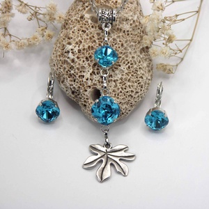 Lekerekített négyszög formájú, tengerkék színű Swarovski kristállyal készült nyaklánc és fülbevaló szett � Fénylevél - ékszer - ékszerszett - Meska.hu