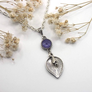 Antik ezüst dupla leveles medál, selymes lila színű Swarovski kristállyal � Lilux, Ékszer, Nyaklánc, Medálos nyaklánc, Ékszerkészítés, MESKA