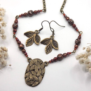 Antik bronz, sokleveles, ovális alakú medál és levél alakú fülbevaló szett barnásvörös cseh üveggyöngyökkel - Tiszafa, Ékszer, Ékszerszett, Ékszerkészítés, MESKA