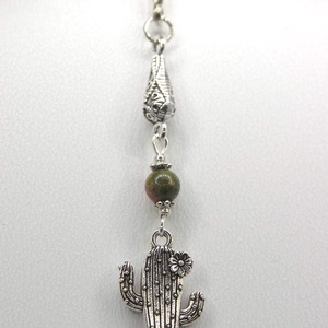 AJÁNDÉK dobozka! Ezüst színű, toll formájú könyvjelző unakit ásványgyönggyel, kaktusz függővel � Csodatövis - könyv & zene - könyvjelző - Meska.hu