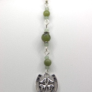 Ezüst színű, toll formájú könyvjelző zöld jáspis ásványgyöngyökkel, lóherés patkó függővel � Járj szerencsével! - könyv & zene - könyvjelző - Meska.hu