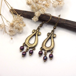 Tulipán alakú fülbevaló apró, sötétlila cseh üveggyöngyökkel - Noctiflora, Ékszer, Fülbevaló, Lógó fülbevaló, Ékszerkészítés, MESKA