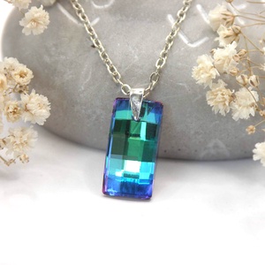 Téglalap formájú türkizes lilás-kék Aurora kristály ezüst láncon - Városlakó, Ékszer, Nyaklánc, Medálos nyaklánc, Ékszerkészítés, MESKA
