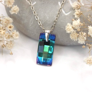 Téglalap formájú türkizes lilás-kék Aurora kristály ezüst láncon - Városlakó - ékszer - nyaklánc - medálos nyaklánc - Meska.hu