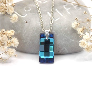 Téglalap formájú óceáni�zöldes kék Aurora kristály ezüst láncon - Prizma, Ékszer, Nyaklánc, Medálos nyaklánc, Ékszerkészítés, MESKA
