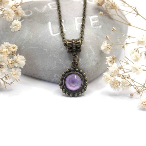 Sejtelmes halványlila színű Swarovski kristályos medal nyakláncon - Lume - ékszer - nyaklánc - medálos nyaklánc - Meska.hu