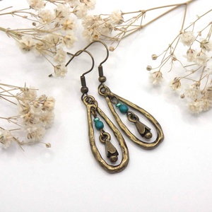 Csepp formába zárt azúrkék gyöngyös, bimbós fülbevaló � Semina, Ékszer, Fülbevaló, Lógó fülbevaló, Ékszerkészítés, MESKA