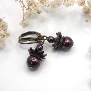 Fülbevaló sötétlila üvegtekla gyöngyökből, különleges gyöngykupakokkal kiegészítve, Ékszer, Fülbevaló, Lógó fülbevaló, Ékszerkészítés, MESKA