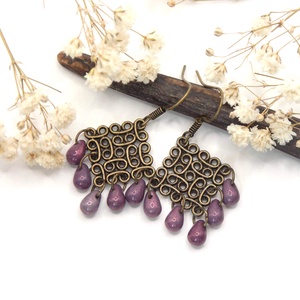 Antik bronz fülbevaló fémes-lila csepp alakú üveggyöngyökkel - Vega - ékszer - fülbevaló - lógó fülbevaló - Meska.hu