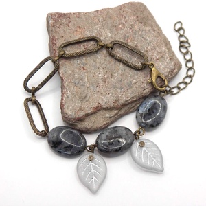 Antik bronz karkötő ovális összekötőkkel és larvikit ásványgyöngyökkel - Nordic, Ékszer, Karkötő, Ásványkarkötő, Ékszerkészítés, MESKA