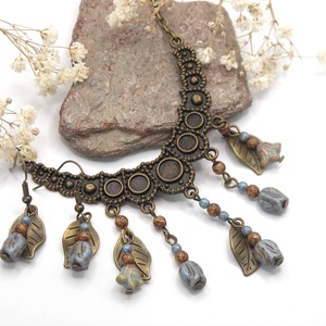 Tulipános nyakék és fülbevaló szett rusztikus, farmerkék üveggyöngyökből, levelekkel � Rustic Bloom - Meska.hu