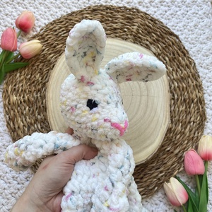 Horgolt plüss nyuszi alvóka - baba - mama - baba játékok - szundikendő, alvóka - Meska.hu