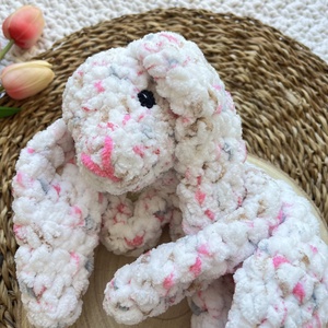 Horgolt plüss nyuszi alvóka - baba - mama - baba játékok - szundikendő, alvóka - Meska.hu