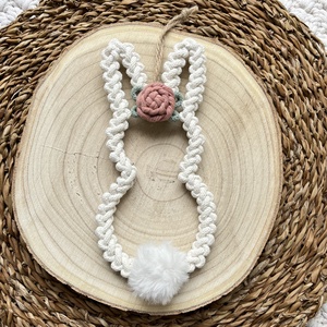 Makramé nyuszi fali dekoráció/ajtó kopogtató � tavaszi, húsvéti dekoráció - otthon & életmód - dekoráció - fali és függő dekoráció - falra akasztható dekor - Meska.hu