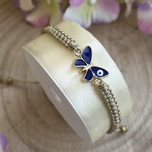 Pillangó medálos csomózott karkötő � állítható méret - ékszer - karkötő - fonott karkötő - Meska.hu