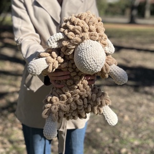 Pihe-puha horgolt bari � ölelni való kis barát - játék & sport - plüssállat & játékfigura - plüss bárány - Meska.hu