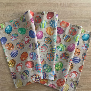 Húsvéti terítő-Színes tojások - Asztali futó- asztalközép - otthon & életmód - dekoráció - asztal és polc dekoráció - asztaldísz - Meska.hu