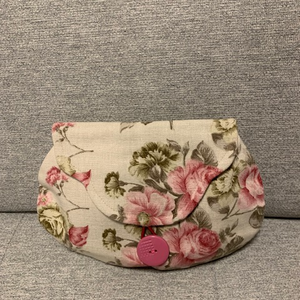 Angol rózsás neszesszer/ kozmetikai táska, Otthon & Életmód, Tárolás & Rendszerezés, Tárolókosár, Varrás, MESKA