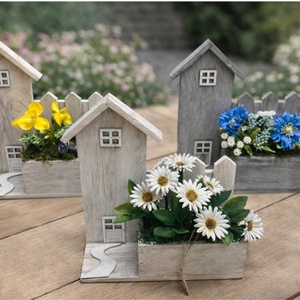 Fa házikó alapú tavaszi asztaldísz, akár ajándékba  - otthon & életmód - virágdekoráció - virágdíszek - virágdísz kaspóban - Meska.hu