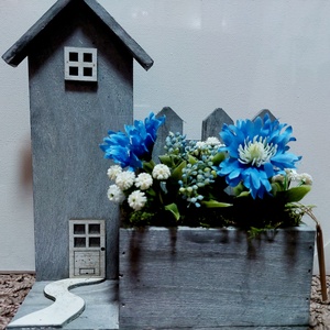 Fa házikó alapú tavaszi asztaldísz, akár ajándékba  - Meska.hu