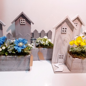 Fa házikó alapú tavaszi asztaldísz, akár ajándékba  - otthon & életmód - virágdekoráció - virágdíszek - virágdísz kaspóban - Meska.hu