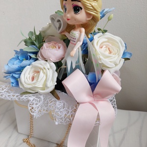 Ballagási csajos virágbox, virágtáska - Meska.hu