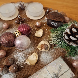 Adventi koszorú,  természetes,  fa alapon - karácsony - adventi díszek - adventi koszorú - Meska.hu