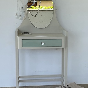 Krém színű vintage fésülködő asztal - otthon & életmód - kisállatoknak - Meska.hu