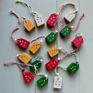 10 házikós karácsonyfadísz zöld-piros - karácsony - karácsonyi lakásdekoráció - karácsonyfadíszek - Meska.hu 10 házikós karácsonyfadísz zöld-piros - karácsony - karácsonyi lakásdekoráció - karácsonyfadíszek - Meska.hu