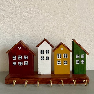 Bordó, okker, zöld házikós kulcstartó - Meska.hu