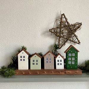 Zöld házikós kulcstartó  - Meska.hu