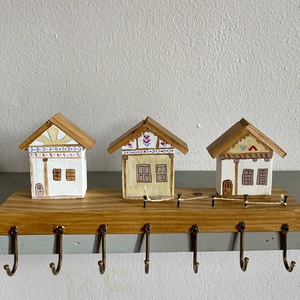 Napsugaras népi házikós kulcstartó - otthon & életmód - dekoráció - fali és függő dekoráció - fali kulcstartó - Meska.hu