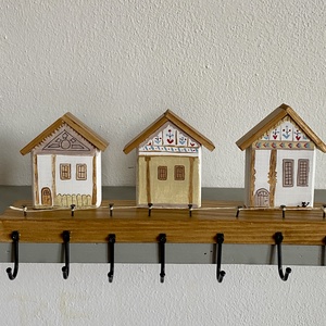 Fekete macskás népi házikós kulcstartó - otthon & életmód - dekoráció - fali és függő dekoráció - fali kulcstartó - Meska.hu