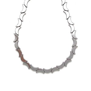 Hematit szin ezüst hold 5x8mm, Kellékek & szerszámok, Ásvány alapanyag, Ásványfüzér, , MESKA