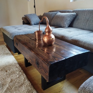 Rusztikus tömör fenyő fa dohányzóasztal, design dohányzó asztal gerendából, barna színben - otthon & életmód - bútor - asztal - Meska.hu