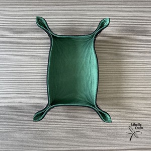 Színes bőr tálca - zöld és fekete - otthon & életmód - dekoráció - asztal és polc dekoráció - dekorációs tál, tartó - Meska.hu