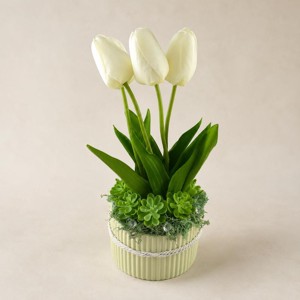 Tulipános asztaldísz kerámiapormánia kaspóban - Meska.hu