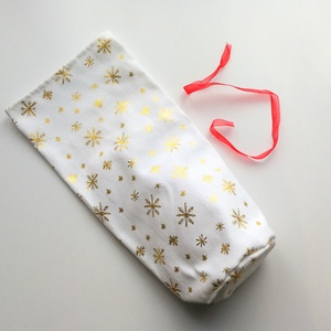 1 db karácsonyi, szilveszteri pezsgős zsák, újévi zsák, hópelyhes tasak, pezsgős táska, boros tasak férfiaknak - karácsony - karácsonyi ajándékozás - karácsonyi ajándékcsomagolás - Meska.hu