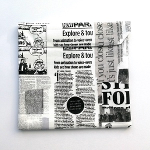 Újságos snackbag, tépőzáras uzsitasak, vízhatlan szendvicstartó, uzsonnás tasak, szendvics tartó újraszalvéta - táska & tok - uzsonna- & ebéd tartó - szendvics csomagoló - Meska.hu