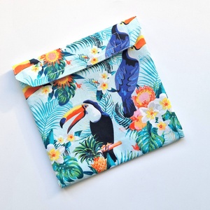 Trópusi virágos, tukán snackbag, tépőzáras uzsitasak, vízhatlan szendvicstartó, uzsonnás tasak, uzsonnás szendvics tartó - táska & tok - uzsonna- & ebéd tartó - szendvics csomagoló - Meska.hu