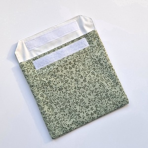 Zöld leveles indás snackbag, tépőzáras uzsitasak, vízhatlan szendvicstartó, uzsonnás tasak, uzsonnás szendvics tartó - táska & tok - uzsonna- & ebéd tartó - szendvics csomagoló - Meska.hu