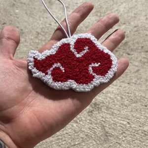 Kézzel készült Car Charmz  Akatsuki, Otthon & Életmód, Autó, Visszapillantó dísz, Szövés, MESKA